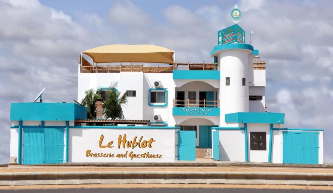 Le Hublot Hotel Cotonou Exterior photo